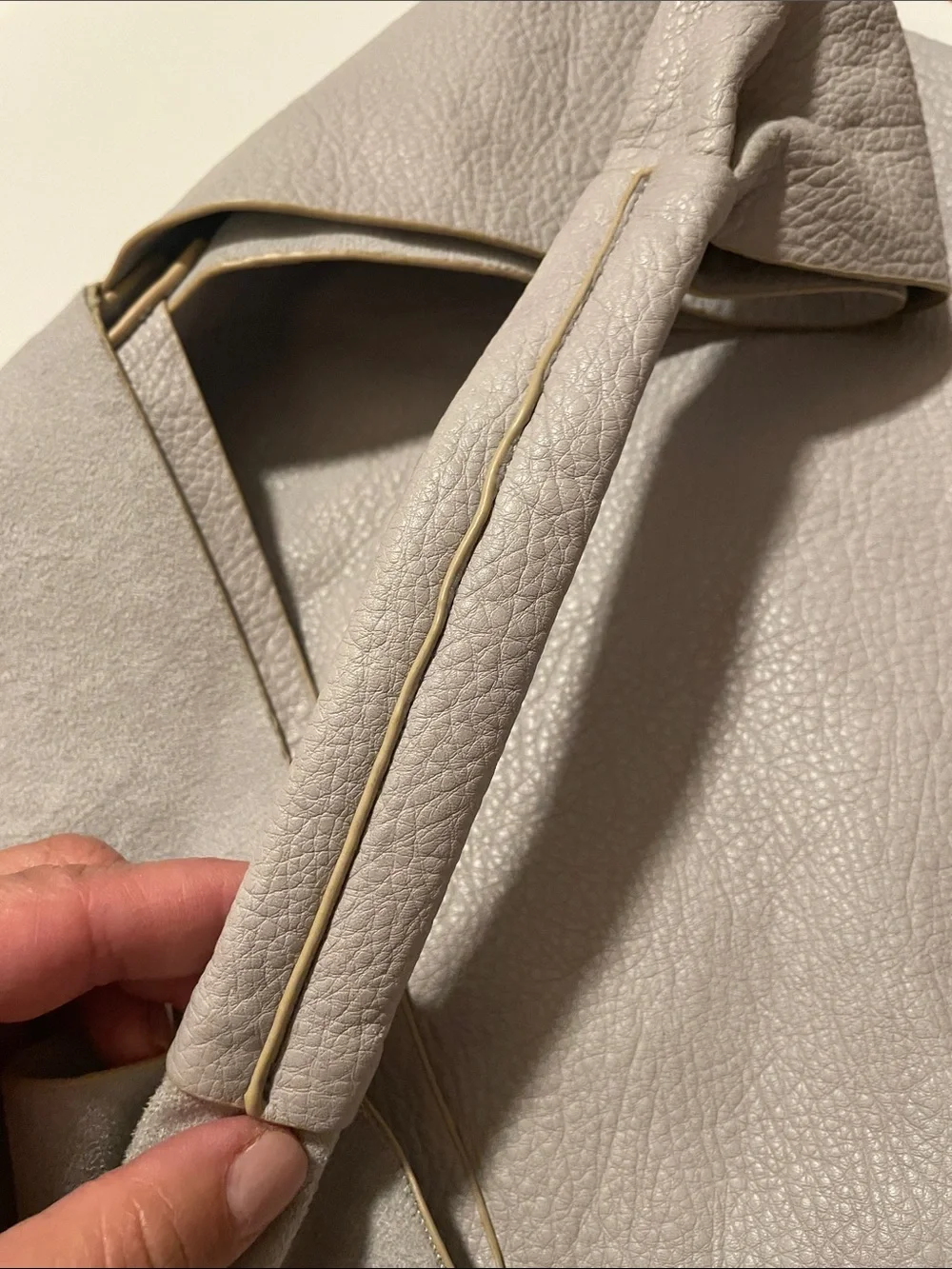SHIRALRAH Arden Light Gray Leather Hobo Shoulder Bag Interior Zip Pocket